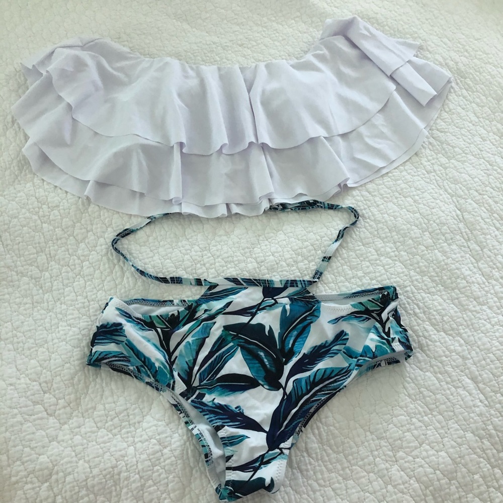 Brand new, never worn high waisted swimsuit set.